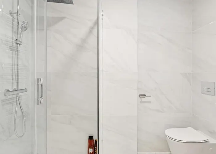 アパート Domillion 2bdr 2bath Lomas33 Cabopino Golf マルベーリャ
