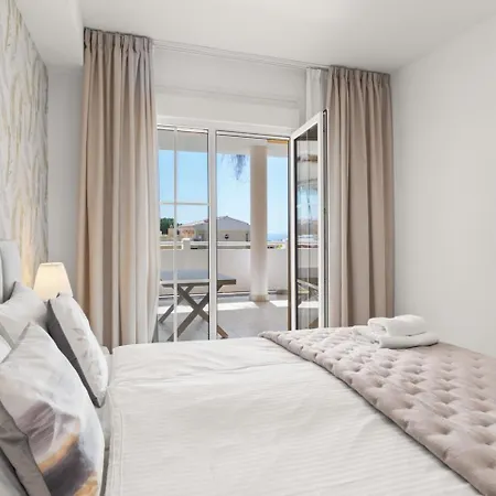 Domillion 2bdr 2bath Lomas33 Cabopino Golf Marbella