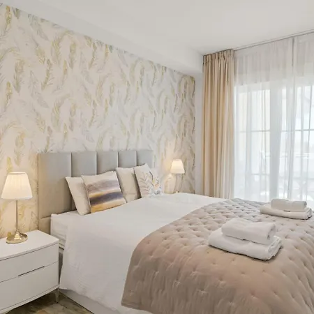 Domillion 2bdr 2bath Lomas33 Cabopino Golf Apartment